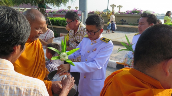ไฟล์แนบ กปภ.สาขาคลองหลวง เข้าร่วมกิจกรรมเนื่องในวันคล้ายวันสวรรคตพระบาทสมเด็จพระปรมินทรมหาภูมิพลอดุลยเดช บรมนาถบพิตร 13 ตุลาคม 2561