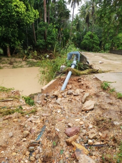 ไฟล์แนบ กปภ.บางสะพาน น้ำท่วมหนักเร่งแก้ปัญหาน้ำไหลอ่อน ต.ร่อนทอง