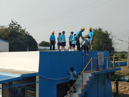 ไฟล์แนบ กปภ.สาขาเลาขวัญ นำเยาวชนโรงเรียนอนุบาลวัดเลาขวัญ เข้าศึกษาดูงานระบบผลิตน้ำประปาในหัวข้อ ประหยัดน้ำ คุณทำได้ 