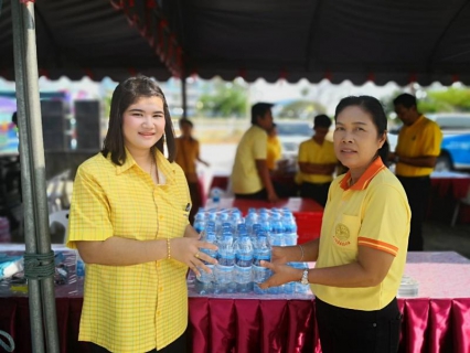 ไฟล์แนบ กปภ.สาขาผักไห่ นำน้ำดื่มบรรจุขวดแจกผู้ร่วม "โครงการเปิดโลกอาชีพและแนะแนวการศึกษาต่อ"