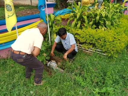 ไฟล์แนบ วันที่ พฤหัสบดีที่ 21 พฤศจิกายน 2562 นางอัญชลี รัตนสุภา ผู้จัดการการประปาส่วนภูมิภาคสาขากาญจนดิษฐ์ พร้อมหัวหน้างานผลิต หัวหน้างานบริการและควบคุมน้ำสูญเสีย และพนักงานในสังกัด เข้าตรวจสอบมาตรน้ำ ขนาด 2 นิ้ว โรงเรียนเตรียมอุดมศึกษาพัฒนาการ เนื่องจากมาตรวัดน้ำไม่มีการเคลื่อนไหว จากการรายงานของเจ้าหน้าที่อ่านมาตร เพื่อตรวจสอบการใช้น้ำของโรงเรียน เนื่องจากเป็นมาตรขนาดใหญ่และได้ให้คำปรึกษาและแก้ไขแก่ครูผู้ดูแลระบบประปา และรับทราบว่าทางโรงเรียนนั้นใช้ระบบประปาภายในสถานศึกษาคือใช้ระบบประปาบาดาลภายในสถานศึกษา จึงทำให้ไม่ใช้น้ำประปาของ กปภ.แต่ติดตั้งมาตรเพื่อสำรองน้ำกรณีระบบน้ำประปาภายในสถานศึกษามีปัญหา