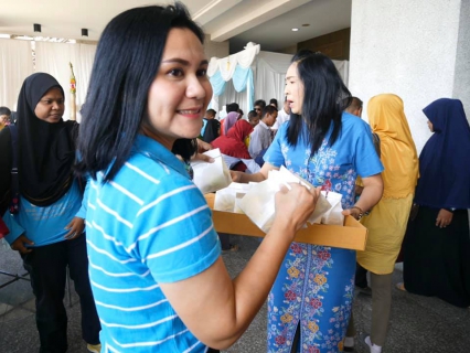 ไฟล์แนบ การประปาส่วนภูมิภาคสาขากระบี่ ร่วมแจกขนมแก่ผู้พิการเนื่องในกิจกรรมวันคนพิการสากลปี 2563 ณ หอประชุมช้างเผือก องค์การบริหารส่วนจังหวัดกระบี่