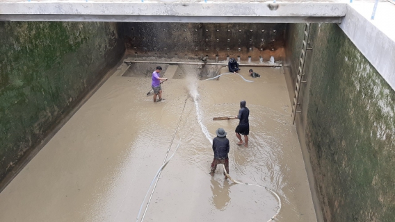 ไฟล์แนบ กปภ.สาขาสมุทรสาคร ดำเนินการล้างถังตกตะกอน ตามแผนงาน WSP ประจำเดือนสิงหาคม 2563