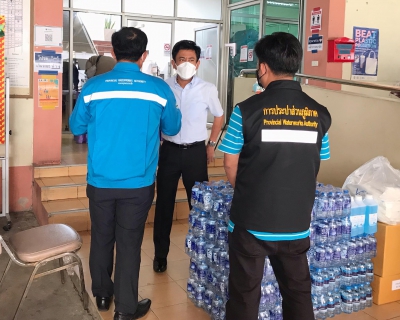 ไฟล์แนบ กปภ.สาขาคลองหลวง มอบน้ำดื่มบรรจุขวด, หน้ากากอนามัย, แอลกอฮอล์, แอลกอฮอล์เจล และชุด PPE ให้แก่โรงพยาบาลสนามเทศบาลคลองหลวง