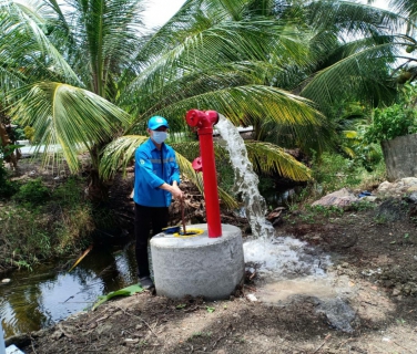 ไฟล์แนบ กปภ.สาขาปากพนัง ลงพื้นที่ระบายตะกอนในเส้นท่อจ่ายน้ำ (Blow off) ผ่านหัวดับเพลิง บริเวณซอยอะชิโต ตำบลหูล่อง อำเภอปากพนัง จังหวัดนครศรีธรรมราช              