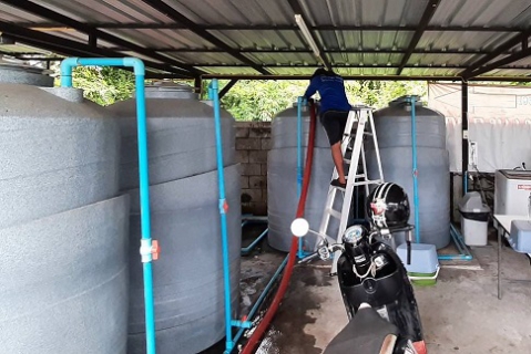 ไฟล์แนบ กปภ.สาขาชัยภูมิ นำรถบรรทุกน้ำให้บริการประชาชนที่ได้รับผลกระทบจากเหตุการณ์น้ำท่วม