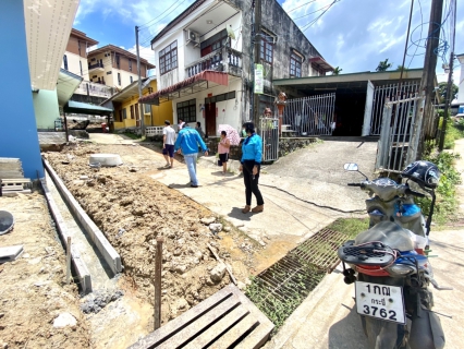 ไฟล์แนบ การประปาส่วนภูมิภาคสาขากระบี่ ดำเนินการโครงการประปาทันใจระยะ 2 ส่ง Mr.ประปา เร่งตรวจสอบพร้อมแก้ไขปัญหาน้ำประปา ยังบ้านลูกค้า  บริการประปาทันใจ Smartฉับไว ใส่ใจบริการ
