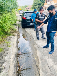 ไฟล์แนบ การประปาส่วนภูมิภาคสาขารังสิต (ชั้นพิเศษ) ลงพื้นที่สำรวจหาท่อแตก/รั่ว เพื่อลดปัญหาน้ำสูญเสียในพื้นที่ และเพิ่มประสิทธิภาพการส่งจ่ายน้ำประปาให้แก่ประชาชนได้อย่างทั่วถึง  