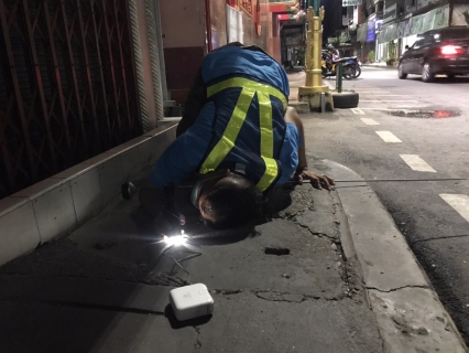 ไฟล์แนบ กปภ.สาขาสมุทรสงคราม ลงพื้นที่สำรวจท่อแตกรั่ว เพื่อแก้ปัญหาน้ำประปาไหลอ่อน
