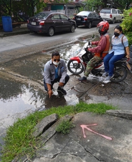 ไฟล์แนบ การประปาส่วนภูมิภาคสาขารังสิต (ชั้นพิเศษ) ลงพื้นที่สำรวจหาท่อแตก/รั่ว เพื่อลดปัญหาน้ำสูญเสียในพื้นที่ และเพิ่มประสิทธิภาพการส่งจ่ายน้ำประปาให้แก่ประชาชน