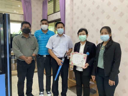 ไฟล์แนบ ผู้จัดการการประปาส่วนภูมิภาคสาขาอ่าวลึก เข้ารายงานตัว พร้อมมอบของที่ระลึก แก่นายสมยศ ณ นคร  นายอำเภออ่าวลึก