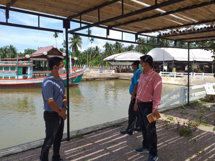 ไฟล์แนบ ในวันพุธที่ 20 ตุลาคม 2564 การประปาส่วนภูมิภาคสาขากาญจนดิษฐ์ นำโดย นายสุรพงศ์ สมหวัง ผู้จัดการการประปาส่วนภูมิภาคสาขากาญจนดิษฐ์ พร้อมด้วยนายอัครเดช เพ็ชรโชติ หัวหน้างานผลิต  นายวะโรทัย ขุ่ยศร หัวหน้างานบริการและควบคุมน้ำสูญเสีย และนายสุพจน์ ศรีรักษ์  นายช่างเครื่องกล 7  ได้ลงพื้นที่เยี่ยมชมสถานีจ่ายน้ำดอนสัก เขตจำหน่ายน้ำดอนสักและสำนักงานดอนสักและเข้านมัสการเจ้าอาวาส วัดดอนสัก ซึ่งเจ้าอาวาสติดกิจนิมนต์ที่วัดทุ่งอ่าว โดยผู้จัดการได้มอบหมายให้งานผลิตทำการบริหารน้ำดิบให้สอดคล้องกับแผนงาน เพื่อการบริหารจัดการแหล่งน้ำดิบอย่างเพียงพอในการผลิตน้ำประปาให้กับลูกค้าต่อไป 
