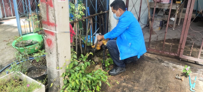 ไฟล์แนบ กปภ.สาขากำแพงเพชร สั่ง Mr.ประปาลุย!! ให้บริการถึงบ้านลูกค้าประทับใจดีเยี่ยม พ่วงด้วยปรับลดขนาดมาตรเพื่อรักษาผลประโยชน์ 