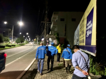 ไฟล์แนบ การประปาส่วนภูมิภาคสาขากระบี่ ดำเนินงานตามแผนบริหารจัดการน้ำสูญเสีย เดินหน้าลงพื้นที่ ถนนอุตรกิจตำบลปากน้ำ อำเภอเมืองกระบี่ จังหวัดกระบี่ เดินเท้าหาท่อแตกรั่ว ในช่วงเวลากลางคืน พร้อมซ่อมปิดจุด เพื่อลดการเกิดน้ำสูญเสีย 