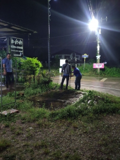 ไฟล์แนบ วันพุธที่ 16 พฤศจิกายน 2564 การประปาส่วนภูมิภาคสาขากาญจนดิษฐ์ ภายใต้การบริหารงานโดย นายสุรพงศ์  สมหวัง ผู้จัดการการประปาส่วนภูมิภาคสาขากาญจนดิษฐ์  พร้อมหัวหน้างาน และพนักงานในสังกัดร่วมกับงานน้ำสูญเสีย กองระบบจำหน่าย กปภ.เขต 4  ลงพื้นที่&#8203;ทำ Step Test สำรวจหาท่อแตกรั่ว บริเวณพื้นที่ เทศบาลเมืองดอนสัก จังหวัดสุราษฎร์ธานี  ตั้งแต่เวลา 21.00 น. ถึงเวลา 02.00 น. เพื่อตรวจสอลหาท่อแตกท่อรั่วและลดอัตราน้ำสูญเสีย เป็นการให้บริการน้ำประปาอย่างเต็มประสิทธิภาพตามมาตรฐานของ กปภ. 