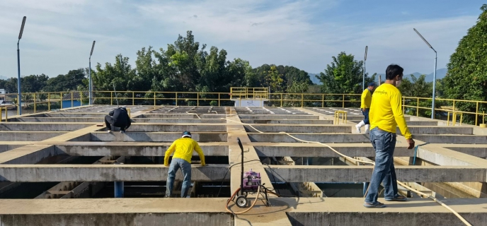 ไฟล์แนบ กปภ.สาขากาญจนบุรี ร่วมแรงร่วมใจล้างถังตกตะกอนเพื่อเพิ่มประสิทธิภาพด้านคุณภาพน้ำประปา 