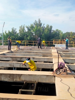 ไฟล์แนบ กปภ.สาขากาญจนบุรี ร่วมแรงร่วมใจล้างถังตกตะกอนเพื่อเพิ่มประสิทธิภาพด้านคุณภาพน้ำประปา 