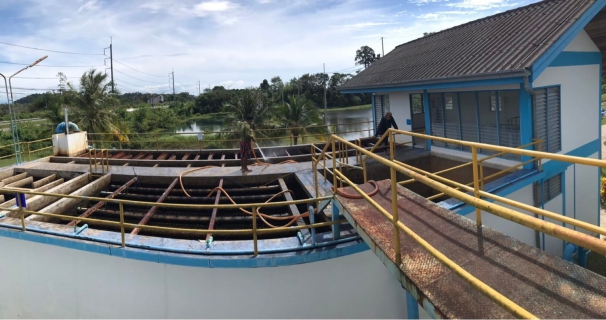 ไฟล์แนบ การประปาส่วนภูมิภาคสาขาตราด ดำเนินการล้างโรงกรองน้ำใหม่ และล้างถังตกตะกอนโรงกรองน้ำเดิม ณ.โรงกรองน้ำน้ำเขาสมิง