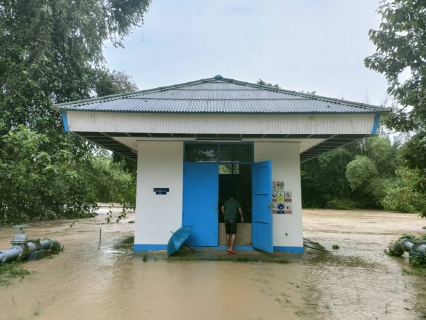 ไฟล์แนบ การประปาส่วนภูมิภาคสาขาไชยา ให้การต้อนรับนายสุรชัย เชื้อแพ่ง รองผู้ว่าการ (ปฏิบัติการ 5) นายประทีป กุศลวัฒนะ ผู้อำนวยการการประปาส่วนภูมิภาค เขต 4 และนายอภิชาติ ถ้ำจันทร์ ผู้อำนวยการกองแผนและวิชาการ ในการลงพื้นที่ติดตามสถานการณ์อุทกภัย ในพื้นที่อำเภอท่าชนะ