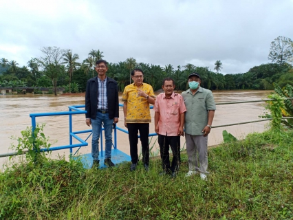 ไฟล์แนบ การประปาส่วนภูมิภาคสาขาหลังสวน ให้การต้อนรับนายสุรชัย เชื้อแพ่ง รองผู้ว่าการ (ปฏิบัติการ 5) นายประทีป กุศลวัฒนะ ผู้อำนวยการการประปาส่วนภูมิภาค เขต 4 และนายอภิชาติ ถ้ำจันทร์ ผู้อำนวยการกองแผนและวิชาการ ในการลงพื้นที่ติดตามสถานการณ์อุทกภัย ในพื้นที่อำเภอหลังสวน