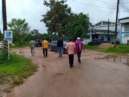 ไฟล์แนบ การประปาส่วนภูมิภาคสาขาหลังสวน ให้การต้อนรับนายสุรชัย เชื้อแพ่ง รองผู้ว่าการ (ปฏิบัติการ 5) นายประทีป กุศลวัฒนะ ผู้อำนวยการการประปาส่วนภูมิภาค เขต 4 และนายอภิชาติ ถ้ำจันทร์ ผู้อำนวยการกองแผนและวิชาการ ในการลงพื้นที่ติดตามสถานการณ์อุทกภัย ในพื้นที่อำเภอหลังสวน