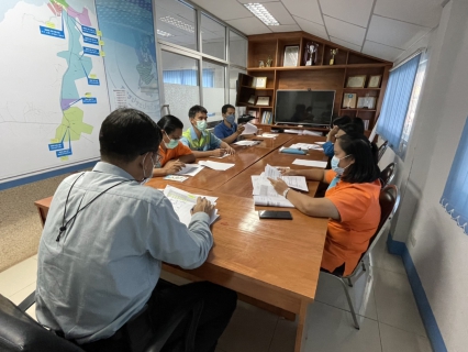 ไฟล์แนบ วันพฤหัสบดีที่ 25 พฤศจิกายน 2564 การประปาส่วนภูมิภาคสาขากาญจนดิษฐ์ โดยผู้จัดการสุรพงศ์ สมหวังพร้อมหัวหน้างานและพนักงานในสังกัดงานละ 1 คนร่วมประชุมติดตาม ผลการดำเนินงานช่วงเดือนตุลาคมที่ ผ่านมาโดยการดำเนินการยึดกรอบเป้า ปี 2565 ที่ทาง กปภ.กำหนดให้ซึ่งยังมีบางหัวขัอที่ผลการดำเนินการยังไม่เข้าเป้า ที่ กปภ.กำหนด การประชุมจึงเป็นการนำเสนอแนวทางเพื่อปรับปรุงการทำงานและแก้ไขปัญหาอุปสรรคที่เกิดขึ้น เพื่อให้ได้ผลการปฎิบัติงานตามเป้าที่ กปภ.กำหนดต่อไปในไตรมาส 1/2565 ต่อไปและรักษาสภาพผลการปฎิบัติงานให้ได้ตามเป้าที่กำหนดตลอดไป
