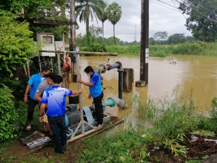 ไฟล์แนบ วันศุกร์ที่ 26 พฤศจิกายน 2564 การประปาส่วนภูมิภาคสาขากาญจนดิษฐ์ โดยนายสุรพงศ์ สมหวัง ผู้จัดการ กปภ.สาขากาญจนดิษฐ์ มอบหมาย นายอัครเดช เพ็ชรโชติ หัวหน้างาน 8 งานผลิต และพนักงานในสังกัด เร่งติดตั้งอุปกรณ์ในการเตรียมยกมอเตอร์แรงต่ำชั่วคราวคลองกะแดะ เนื่องจากฝนตกและมรสุม ทำให้ระดับน้ำในคลองเพิ่มขึ้นอย่างรวดเร็ว ดังนั้นเพื่อเป็นการป้องกัน จึงทำการติดตั้งอุปกรณ์เพื่อให้พร้อมใช้งานกรณีน้ำเพิ่มขึ้นเป็รการป้องกันความเสียหายของมอเตอร์แรงต่ำต่อไป