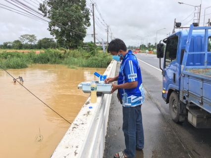 ไฟล์แนบ วันอังคารที่ 30 พฤศจิกายน 2564 การประปาส่วนภูมิภาคสาขากาญจนดิษฐ์ โดยนายสุรพงศ์ สมหวัง ผู้จัดการ กปภ.สาขากาญจนดิษฐ์มอบหมายพนักงานผลิต เข้าตรวจวัดคุณภาพน้ำดิบ คลองกะแดะ เป็นการเฝ้าระวังตรวจสอบและควบคุมคุณภาพน้ำดิบ ก่อนเข้าระบบผลิตน้ำประปาเป็นการตรวจสอบเบื้องต้นของน้ำดิบที่นำมาผลิตน้ำประปา ด้านคุณภาพน้ำทางกายภาพ-ทางเคมี ต่อไป