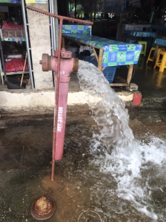 ไฟล์แนบ กปภ.สาขาบ้านตาขุนดำเนินการโบล์วน้ำระบายตะกอนในเส้นท่อจำหน่ายน้ำทิ้ง