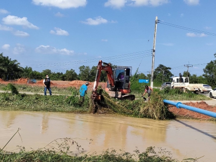 ไฟล์แนบ นายประทีป กุศลวัฒนะ ผู้อำนวยการการประปาส่วนภูมิภาค เขต 4 มอบหมายให้ นายสิงหชัย  อินทพิชัย ผู้ช่วยผู้อำนวยการการประปาส่วนภูมิภาค เขต 4 และ นายศักดิ์ชัย  ธิบาย หัวหน้างานน้ำสูญเสีย การประปาส่วนภูมิภาค เขต 4 ลงพื้นที่ติดตามท่อส่งน้ำ ขนาด 225 มม. แตกฉุกเฉิน เนื่องจากสถานการณ์อุทกภัย ในพื้นที่อำเภอไชยา