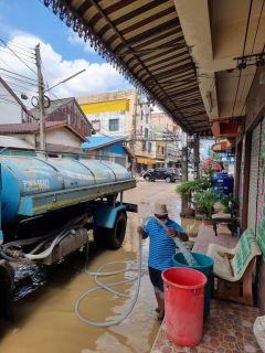 ไฟล์แนบ นายประทีป กุศลวัฒนะ ผู้อำนวยการการประปาส่วนภูมิภาค เขต 4 มอบหมายให้ นายสิงหชัย  อินทพิชัย ผู้ช่วยผู้อำนวยการการประปาส่วนภูมิภาค เขต 4 และ นายศักดิ์ชัย  ธิบาย หัวหน้างานน้ำสูญเสีย การประปาส่วนภูมิภาค เขต 4 ลงพื้นที่ติดตามท่อส่งน้ำ ขนาด 225 มม. แตกฉุกเฉิน เนื่องจากสถานการณ์อุทกภัย ในพื้นที่อำเภอไชยา