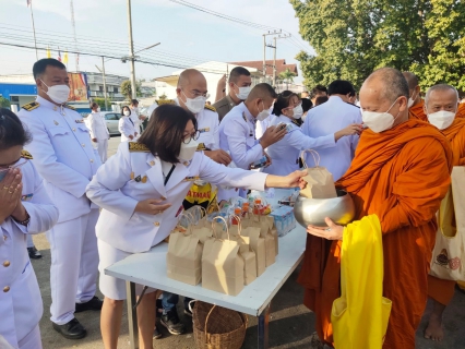 ไฟล์แนบ กปภ.สาขาท่ามะกา ร่วมพิธีทำบุญตักบาตรถวายเป็นเป็นพระราชกุศล, พิธีวางพานพุ่มดอกไม้และพิธีถวายบังคม  เนื่องในวันคล้ายวันพระบรมราชสมภพ พระบาทสมเด็จพระบรมชนกาธิเบศร มหาภูมิพลอดุลยเดชมหาราช บรมนาถบพิตร วันชาติ และวันพ่อแห่งชาติ ประจำปี 2564  