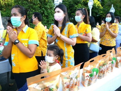 ไฟล์แนบ การประปาส่วนภูมิภาคสาขากระบี่ พร้อมใจกันทำบุญตักบาตรถวายพระราชกุศลแด่พระบาทสมเด็จพระบรมชนกาธิเบศร มหาภูมิพลอดุลยเดชมหาราช บรมนาถบพิตรด้วยสำนึกในพระมหากรุณาธิคุณ เนื่องในวันคล้ายวันพระบรมราชสมภพ วันชาติและวันพ่อแห่งชาติ 5 ธันวาคม