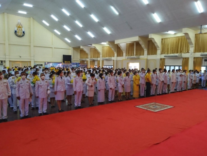 ไฟล์แนบ กปภ.สาขาคลองท่อมเข้าร่วมพิธีวางพานพุ่มดอกไม้และถวายบังคมเนื่องในวันคล้ายวันพระบรมราชสมภพพระบาทสมเด็จพระบรมชนกาธิเบศร มหาภูมิพลอดุลยเดชมหาราช บรมนาถบพิตร วันชาติ และวันพ่อแห่งชาติ