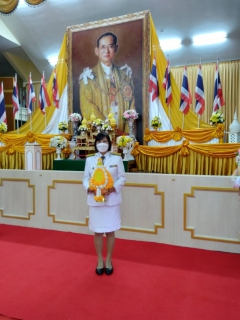 ไฟล์แนบ กปภ.สาขาคลองท่อมเข้าร่วมพิธีวางพานพุ่มดอกไม้และถวายบังคมเนื่องในวันคล้ายวันพระบรมราชสมภพพระบาทสมเด็จพระบรมชนกาธิเบศร มหาภูมิพลอดุลยเดชมหาราช บรมนาถบพิตร วันชาติ และวันพ่อแห่งชาติ