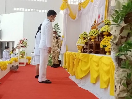 ไฟล์แนบ ในวันที่ 5 ธันวาคม 2564 การประปาส่วนภูมิภาคสาขากาญจนดิษฐ์ นำโดยนายสุรพงศ์  สมหวัง ผู้จัดการการประปาส่วนภูมิภาคสาขากาญจนดิษฐ์ พร้อม พนักงานในสังกัด เข้าร่วมกิจกรรมเนื่องในวันคล้ายวันพระบรมราชสมภพ พระบาทสมเด็จพระบรมชนกาธิเบศร มหาภูมิพลอดุลยเดชมหาราช บรมนาถบพิตร วันชาติ และวันพ่อแห่งชาติ 5 ธันวาคม 2564 โดยในเวลา 8.30 น. ได้เข้าร่วมพิธีวางพานพุ่มดอกไม้และถวายบังคม ณ ศาลาประชาคม ที่ว่าการอำเภอกาญจนดิษฐ์ ตำบลกะแดะ อำเภอกาญจนดิษฐ์ จังหวัดสุราฎร์ธานี เพื่อน้อมรำลึกในพระมหากรุณาธิคุณเป็นล้นพ้นอันหาที่สุดมิได้