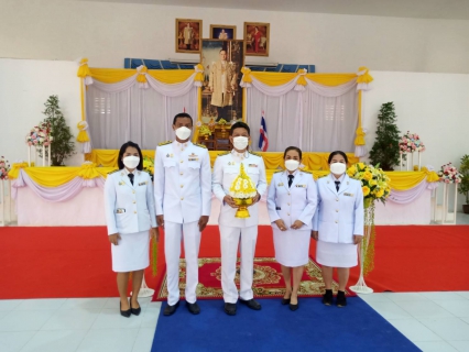 ไฟล์แนบ ในวันที่ 5 ธันวาคม 2564 การประปาส่วนภูมิภาคสาขากาญจนดิษฐ์ นำโดยนายสุรพงศ์  สมหวัง ผู้จัดการการประปาส่วนภูมิภาคสาขากาญจนดิษฐ์ พร้อม พนักงานในสังกัด เข้าร่วมกิจกรรมเนื่องในวันคล้ายวันพระบรมราชสมภพ พระบาทสมเด็จพระบรมชนกาธิเบศร มหาภูมิพลอดุลยเดชมหาราช บรมนาถบพิตร วันชาติ และวันพ่อแห่งชาติ 5 ธันวาคม 2564 โดยในเวลา 8.30 น. ได้เข้าร่วมพิธีวางพานพุ่มดอกไม้และถวายบังคม ณ ศาลาประชาคม ที่ว่าการอำเภอกาญจนดิษฐ์ ตำบลกะแดะ อำเภอกาญจนดิษฐ์ จังหวัดสุราฎร์ธานี เพื่อน้อมรำลึกในพระมหากรุณาธิคุณเป็นล้นพ้นอันหาที่สุดมิได้