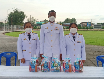ไฟล์แนบ ในวันที่ 5 ธันวาคม 2564 การประปาส่วนภูมิภาคสาขากาญจนดิษฐ์ นำโดยนายสุรพงศ์  สมหวัง ผู้จัดการการประปาส่วนภูมิภาคสาขากาญจนดิษฐ์ พร้อมด้วยพนักงานในสังกัด เข้าร่วมกิจกรรมเนื่องในวันคล้ายวันพระบรมราชสมภพ พระบาทสมเด็จพระบรมชนกาธิเบศร มหาภูมิพลอดุลยเดชมหาราช บรมนาถบพิตร วันชาติ และวันพ่อแห่งชาติ 5 ธันวาคม 2564 โดยในเวลา 06.30 น.ได้เข้าร่วมพิธีทำบุญตักบาตรถวายเป็นพระราชกุศล ณ บริเวณหน้าศาลาประชาคม อำเภอกาญจนดิษฐ์  ตำบลกะแดะ อำเภอกาญจนดิษฐ์ จังหวัดสุราษฎร์ธานี