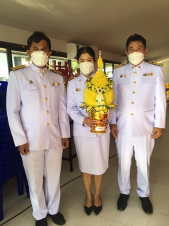 ไฟล์แนบ กปภ.สาขาเกาะพะงัน เข้าร่วมกิจกรรมวางพานพุ่มดอกไม้ ถวายบังคม และตักบาตรข้าวสารอาหารแห้ง