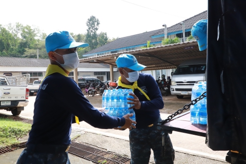 ไฟล์แนบ กปภ.ข.4 มอบน้ำดื่มให้ กองบิน 7 ช่วยเหลือประชาชนผู้ประสบอุทกภัยในพื้นที่สุราษฎร์ธานี