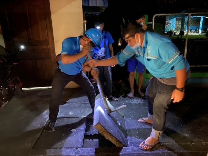 ไฟล์แนบ การประปาส่วนภูมิสาขาจันดี ลงพื้นที่เดินสำรวจหาท่อแตก-ท่อรั่ว