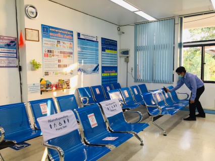 ไฟล์แนบ วันที่ 14 ธันวาคม 2564 กปภ.สาขาลำพูน จัดกิจกรรม Big Cleaning Day ครั้งที่ 1/2565     นำโดยนายพรพจน์  ฑีฆายุ ผู้จัดการการประปาส่วนภูมิภาคสาขาลำพุน พร้อมด้วยหัวหน้างาน พนักงานและลูกจ้างในสังกัด ร่วมจัดกิจกรรม "Big Cleaning Day" โดยร่วมกันทำความสะอาดบริเวณรอบสำนักงาน จัดเก็บเอกสาร และพื้นที่การทำงาน เพื่อให้เกิดความสะดวกในการทำงานและการให้บริการลูกค้า และเพื่อเป็นการปรับภูมิทัศน์ให้สวยงาม สะอาด เพิ่มความปลอดภัย และส่งเสริมให้เกิดความร่วมมือกันกับบุคลากรในองค์กร อีกทั้งเป็นการสร้างภาพลักษณ์ที่ดีให้แก่องค์กร 