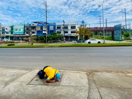 ไฟล์แนบ การประปาส่วนภูมิภาคสาขากระบี่ ดำเนินงานตามแผนบริหารจัดการน้ำสูญเสียเชิงรุก เดินหน้าลงพื้นที่ ถนนวัชระ ตำบลกระบี่ใหญ่ อำเภอเมืองกระบี่ จังหวัดกระบี่ เดินเท้าหาท่อแตกรั่ว พร้อมซ่อมปิดจุด เพื่อลดการเกิดน้ำสูญเสีย 