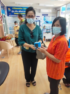 ไฟล์แนบ กปภ.สาขาท่ามะกา มอบของขวัญสวัสดีปีใหม่ ในวาระดิถีขึ้นปีใหม่ประจำปี 2565 ลูกค้าที่ชำระค่าน้ำประปาและจ่ายค่าติดตั้งมิเตอร์น้ำประปา 