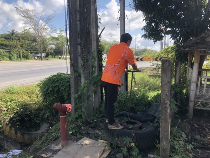 ไฟล์แนบ วันพฤหัสบดีที่ 6 มกราคม 2565 นายสุรพงศ์ สมหวัง ผู้จัดการ กปภ.สาขากาญจนดิษฐ์  มอบหมายงานบริการและควบคุมน้ำสูญเสีย   ลงพื้นที่หาท่อแตกท่อรั่วด้วยวิธีการทำ Step Test คือ วิธีการค้นหาพื้นที่ที่มีน้ำสูญเสียสูง ด้วยวิธีการแบ่งเป็นพื้นที่ย่อย แล้วหยุดจ่ายน้ำทีละพื้นที่แบบมีลำดับ จะทำให้ทราบปริมาณน้ำจำหน่ายและน้ำสูญเสียของแต่ละพื้นที่ได้ จากนั้นจะทำการสำรวจหาท่อแตกรั่ว ทั้งบนดินและใต้ดิน บริเวณท่อส่งน้ำเส้นใหม่จากตำบลกะแดะ ไปยังพื้นที่จ่ายน้ำ ตำบลช้างซ้าย และตำบลกรูด อำเภอกาญจนดิษฐ์ จังหวัดสุราษฎร์ธานี ต่อไป
