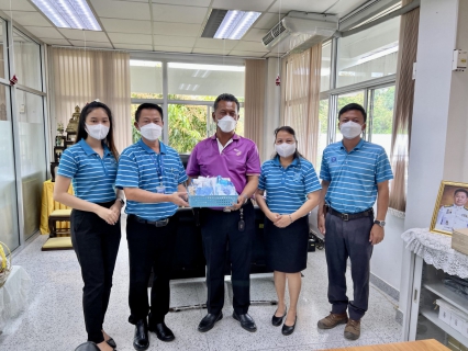 ไฟล์แนบ ช่วงเทศกาลปีใหม่ 2565 กปภ.สาขาตะกั่วป่า เข้าอวยพรพร้อมมอบกระเช้าของที่ระลึกตราสัญลักษณ์ กปภ. ส่วนราชการ รัฐวิสาหกิจ หน่วยงาน อปท. และสื่อมวลชน ในพื้นที่ อ.ตะกั่วป่า จ.พังงา