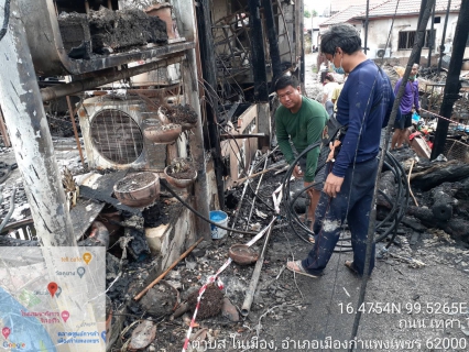 ไฟล์แนบ กปภ.สาขากำแพงเพชร ระดมพนักงาน ช่วยเหลือผู้ประสบอัคคีภัย ตรวจสอบมิเตอร์น้ำ พร้อมเดินท่อภายในเพื่อที่จะมีน้ำใช้ชั่วคราว และสนับสนุนน้ำดื่มช่วยเหลือผู้ประสบภัย
