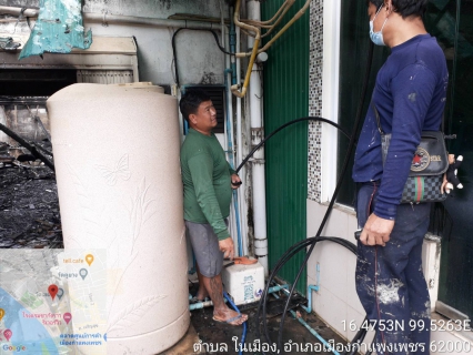ไฟล์แนบ กปภ.สาขากำแพงเพชร ระดมพนักงาน ช่วยเหลือผู้ประสบอัคคีภัย ตรวจสอบมิเตอร์น้ำ พร้อมเดินท่อภายในเพื่อที่จะมีน้ำใช้ชั่วคราว และสนับสนุนน้ำดื่มช่วยเหลือผู้ประสบภัย