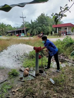 ไฟล์แนบ การประปาส่วนภูมิภาคสาขาคลองท่อมเปิดล้างตะกอนระบายในเส้นท่อจ่ายน้ำ (Blow off) ผ่านหัวดับเพลิง โดยลงพื้นที่บริเวณพื้นที่ตำบลคลองท่อมใต้ อำเภอคลองท่อม จังหวัดกระบี่ 