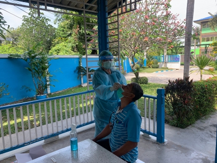 ไฟล์แนบ กปภ.สาขาสามพราน รับการตรวจคัดกรองหาเชื้อไวรัสโคโรน่า เพื่อสร้างความเชื่อมั่นแก่ลูกค้าที่เข้ามาใช้บริการ